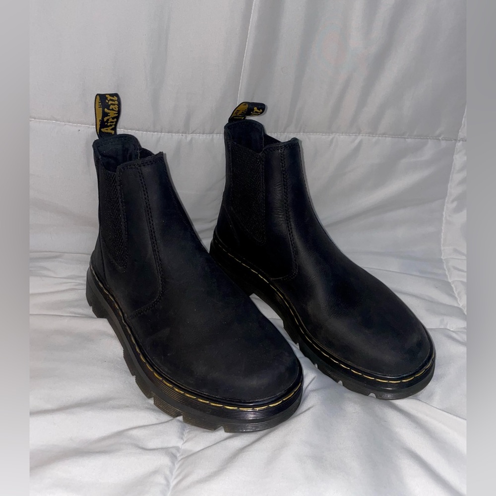 Women’s size 6 Dr. Marten Embury Leather Casual Chelsea Boots